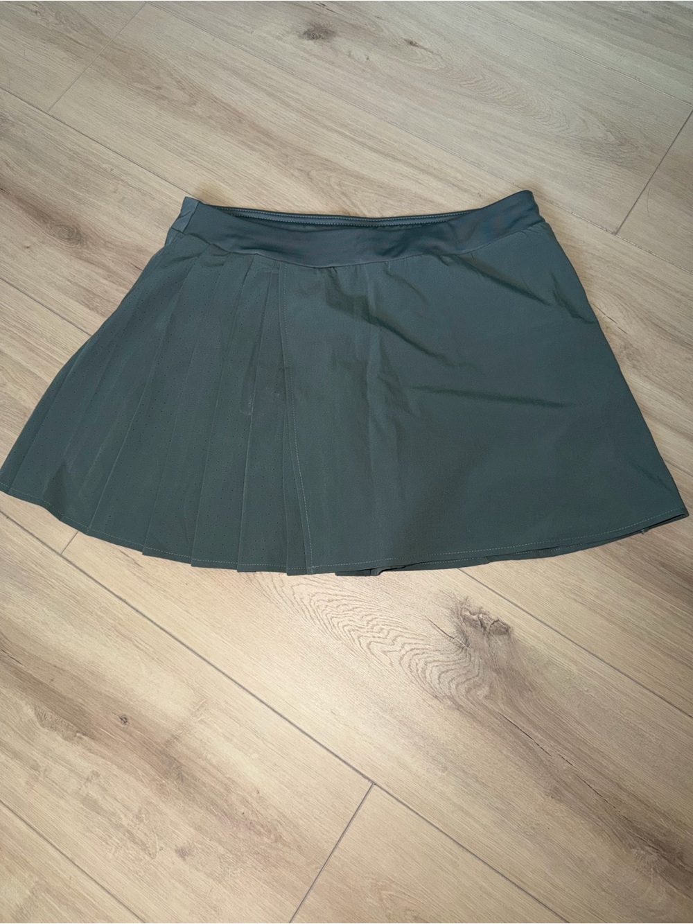 Avia Sage Green Pleated Skater Skirt, Size Small (NWOT)